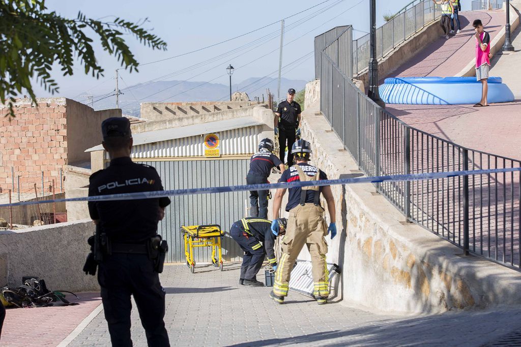 Encuentran muerto a un vecino de Lorca desaparecido encajado en el hueco entre dos casas