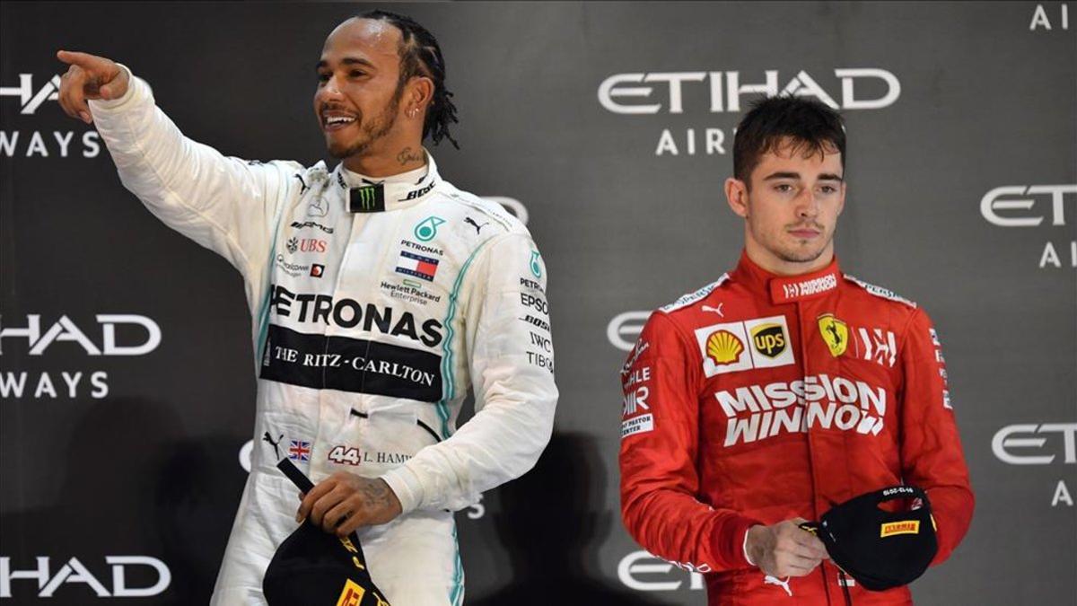 Hamilton junto al piloto de Ferrari Leclerc