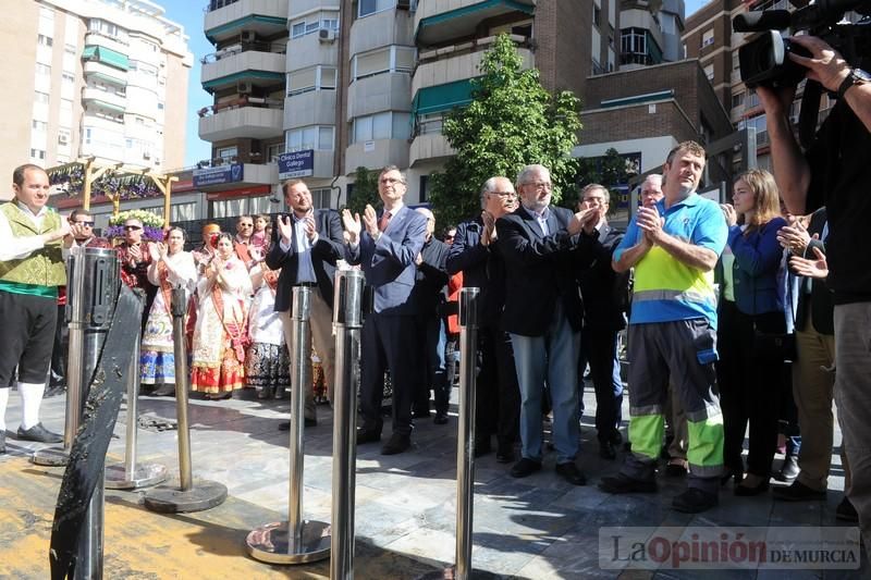 Concentración en la Avenida de la Libertad por la quema de la escultura floral