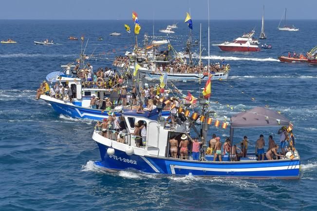 Procesión marítima de la Virgen del Carmen ...