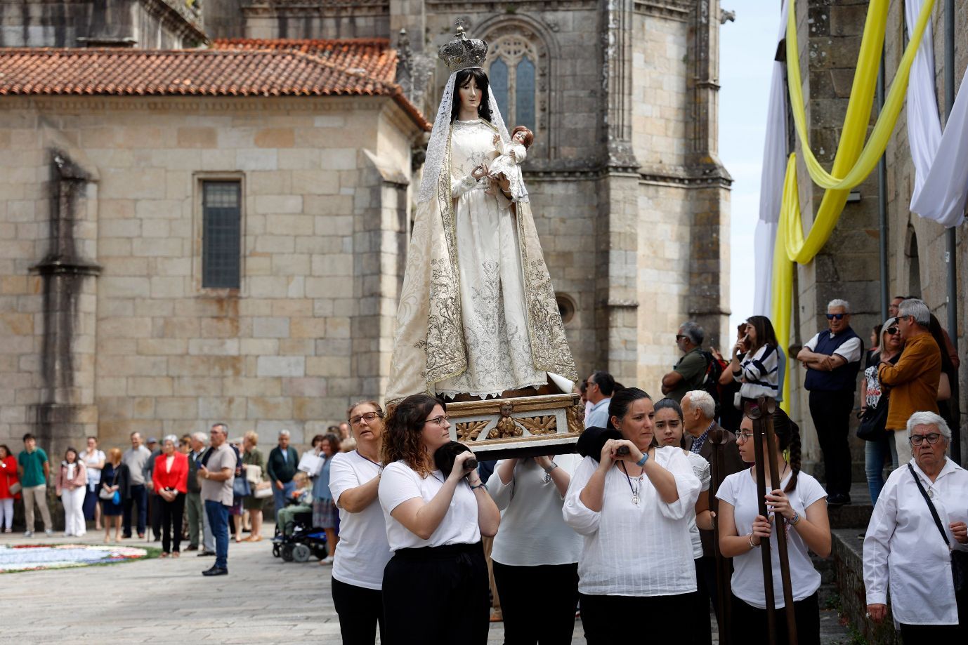 Pontevedra se emociona con su Corpus