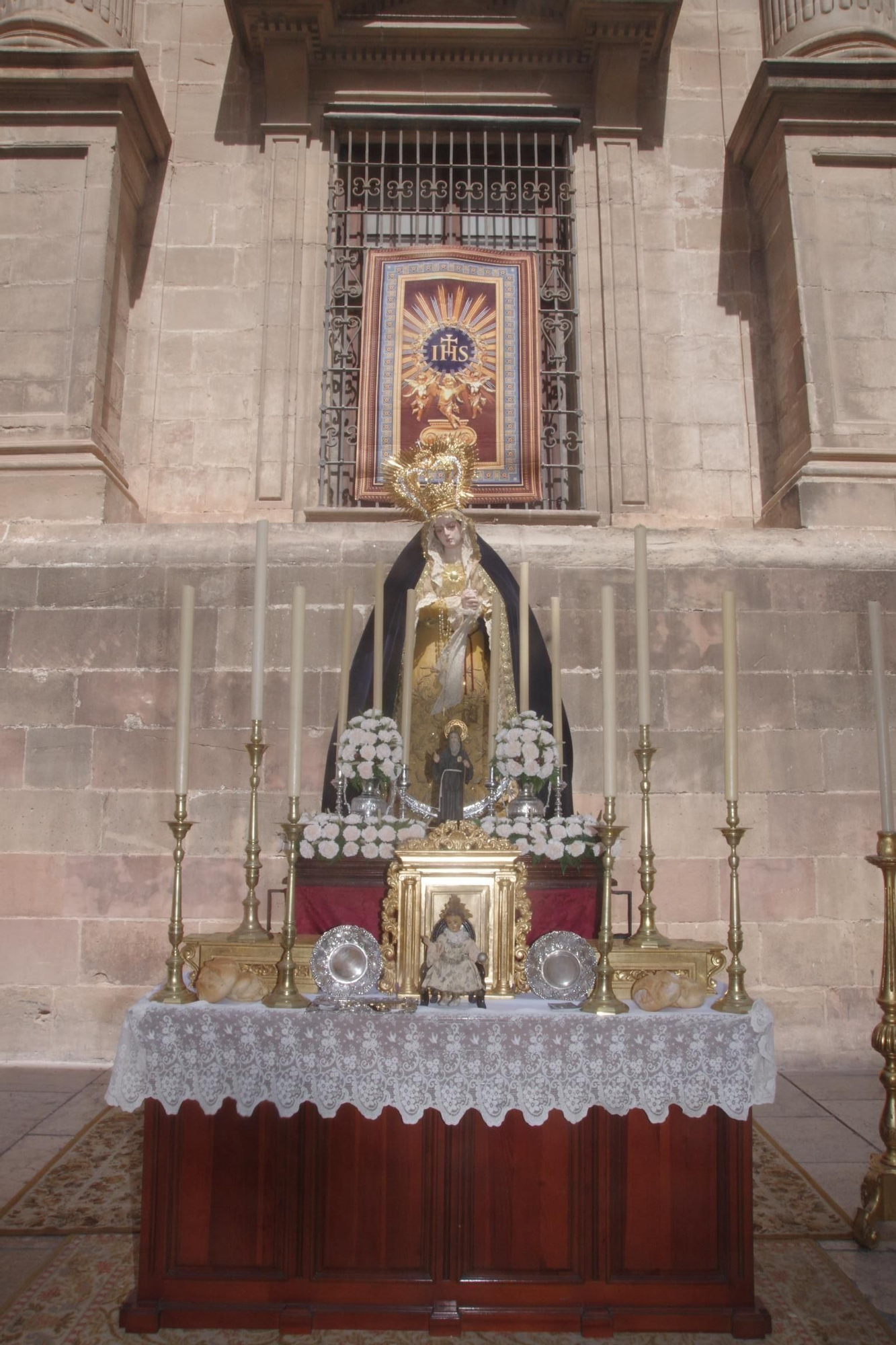 Altar montado con la Virgen del Sol para la procesión del Corpus de Málaga 2025.JPG