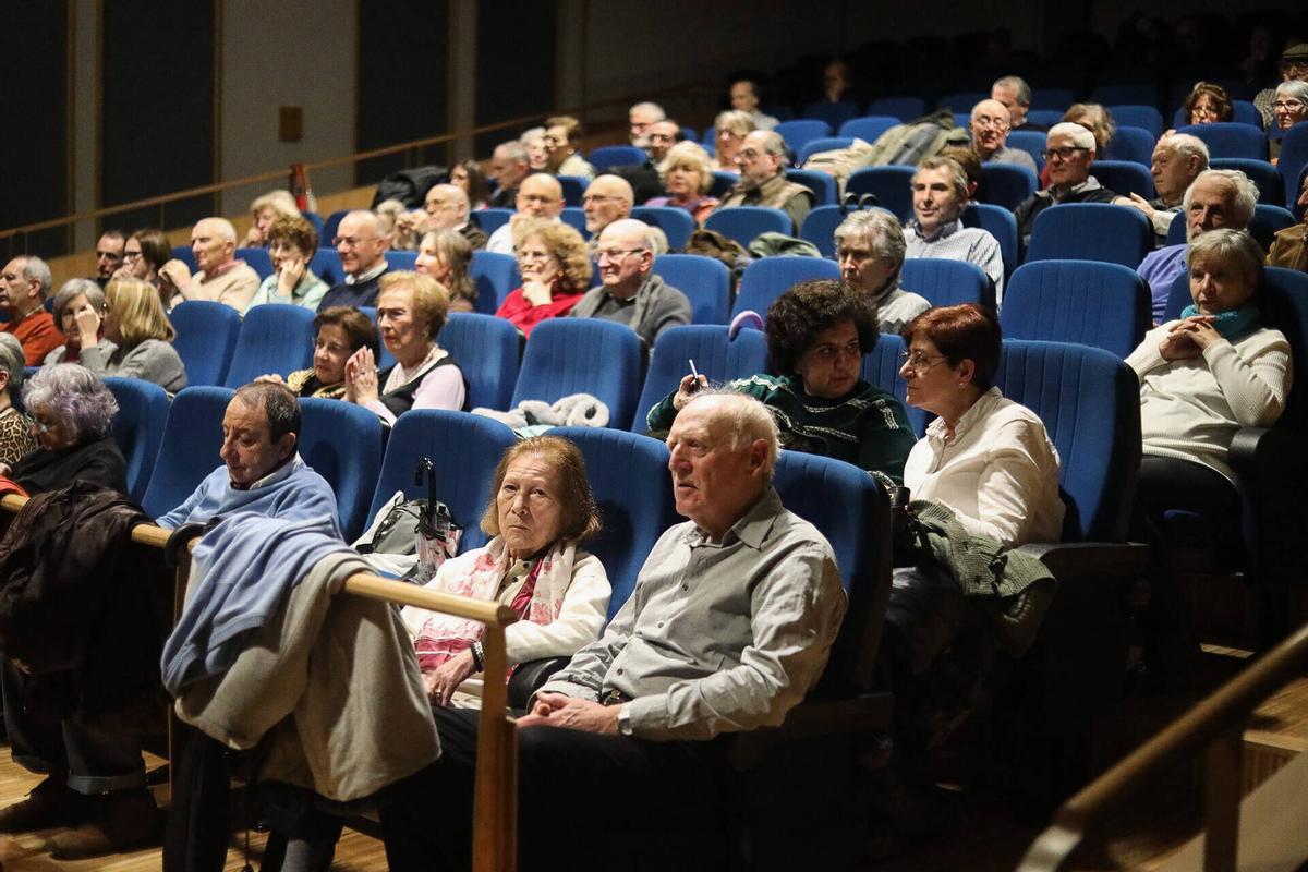 Zamora. Club de la opinión Presentación literaria "La sombra. Memoria histórica de Zapatero" ", de Rosa Diez.