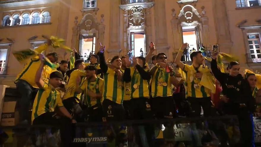 El Jaén FS se da un baño de masas en la ciudad para celebrar su cuarta Copa de España