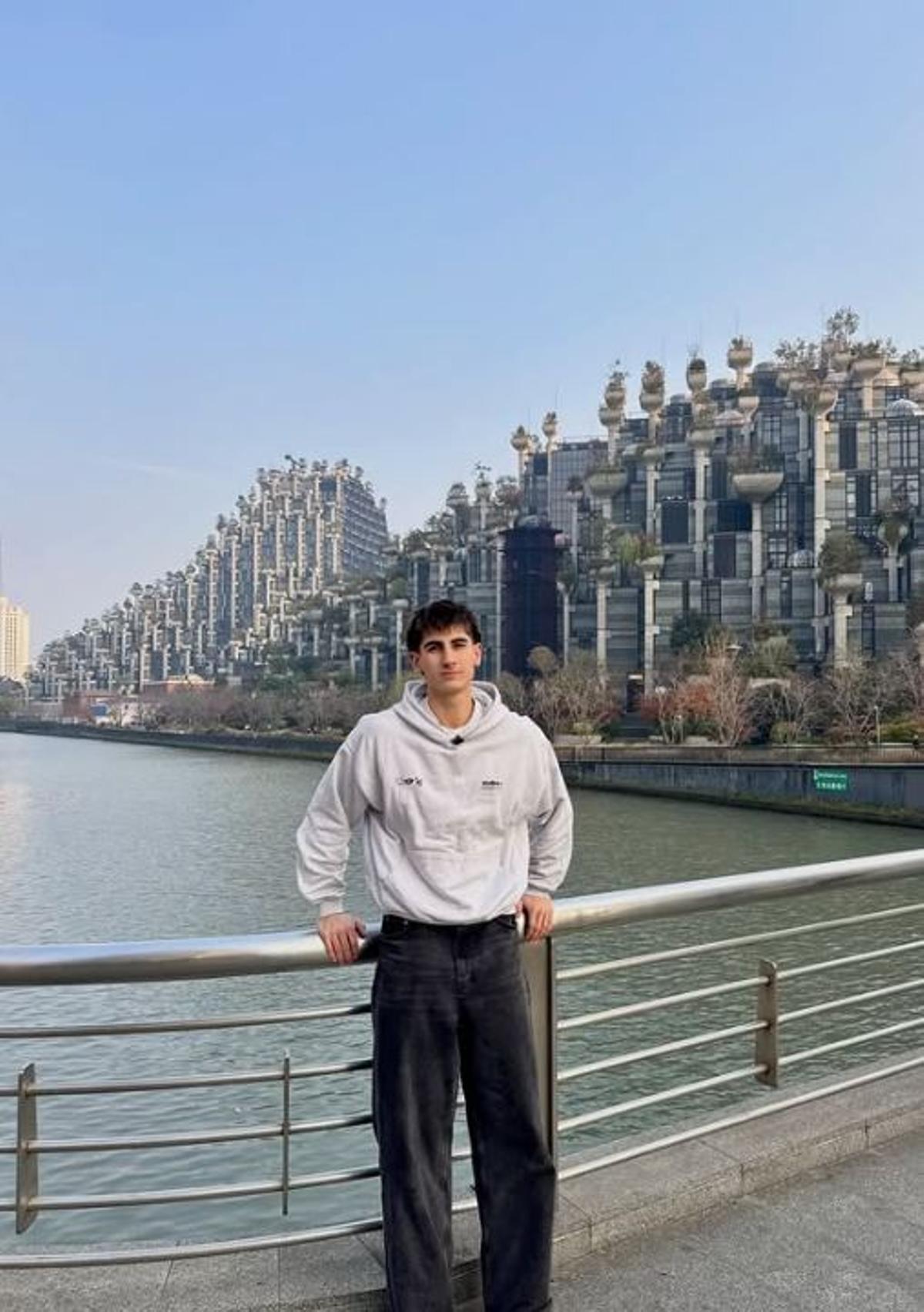 Toni Amer a un dels seus viatges.