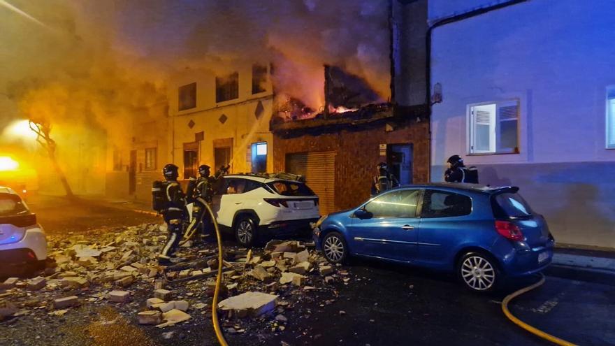 Muere una mujer en la explosión de una casa en La Laguna