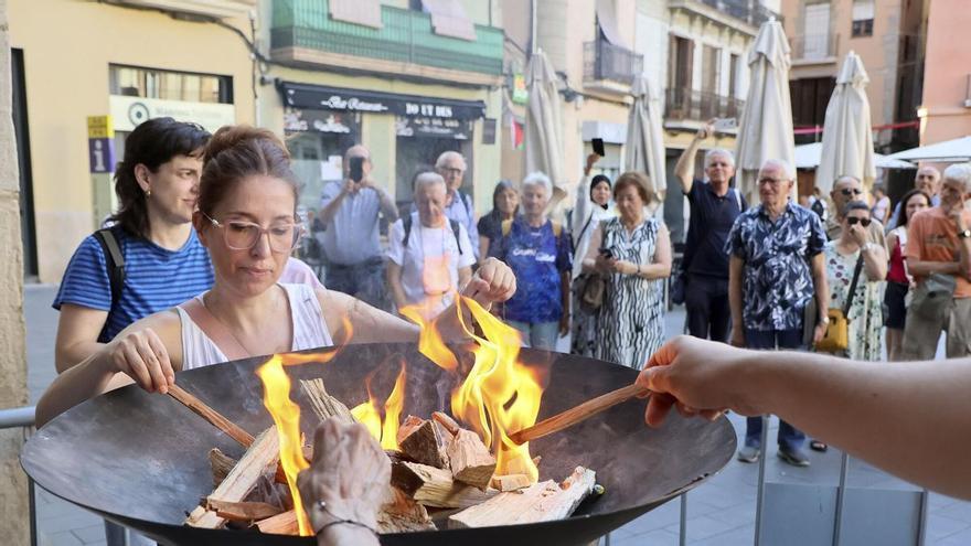 L'encesa del peveter amb la Flama del Canigó a Manresa i l'inici de la Revetlla Infantil Sense Petards, en imatges