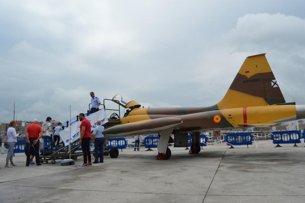 Aviones del festival aéreo de Gijón