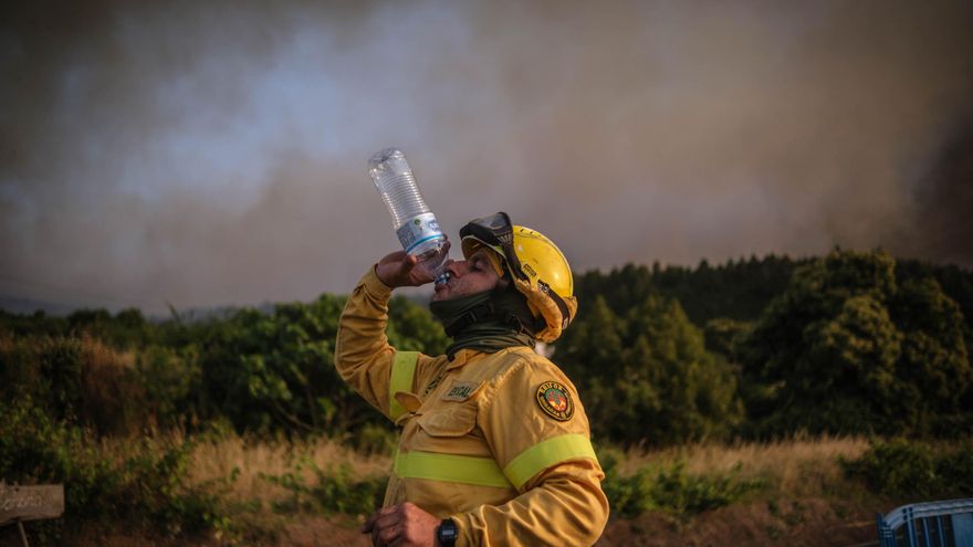 The Tenerife fire affects some 500 hectares and is still out of control