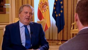 La BBC posa contra les cordes el ministre portaveu, Íñigo Méndez de Vigo.