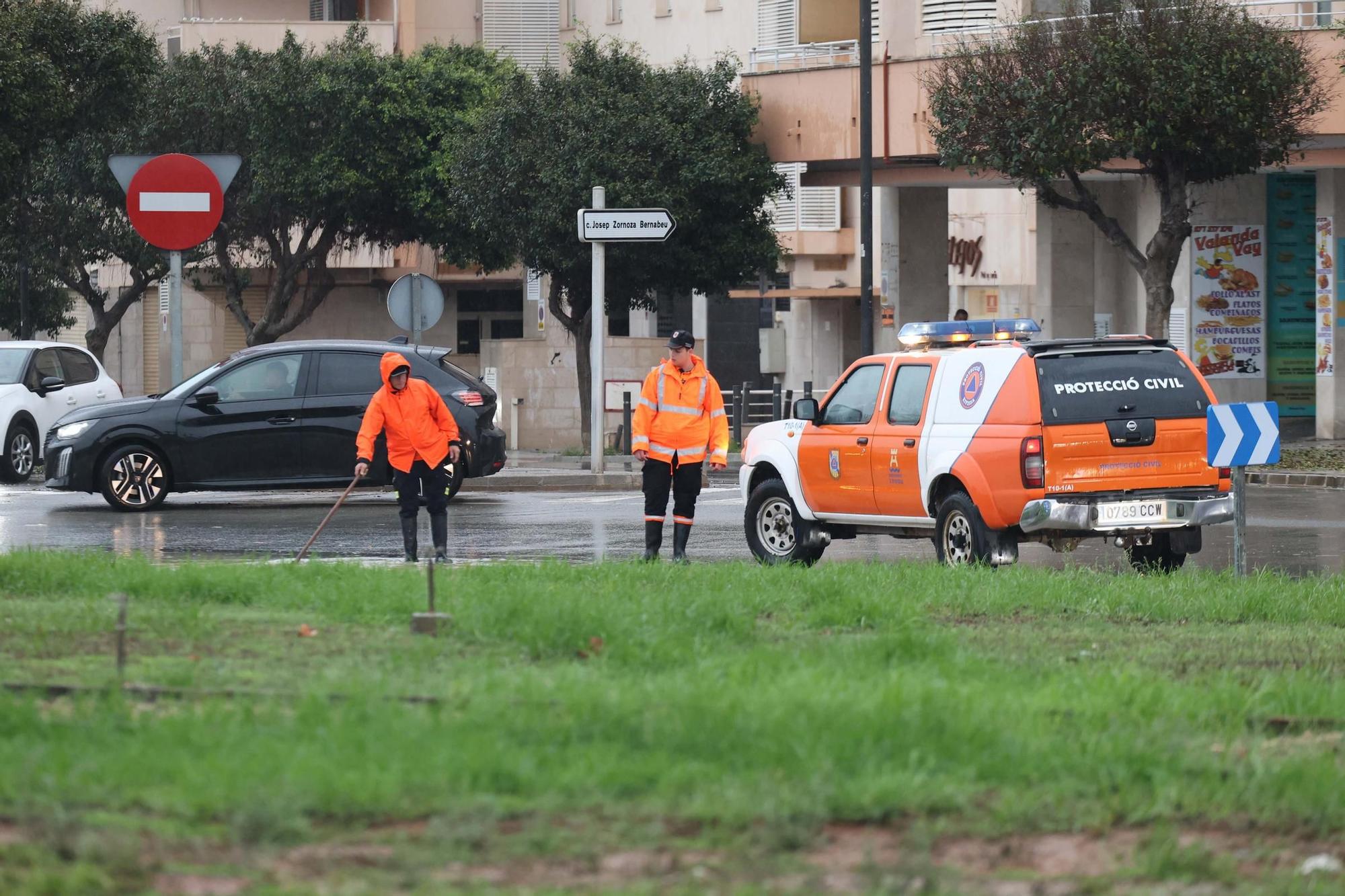Rotonda de Can Misses anegada. J.A. RIERA