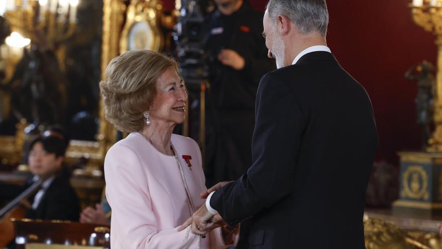Felipe VI concede a la Reina Sofía el Toisón de Oro por "su dedicación y entrega" a España y a la Corona