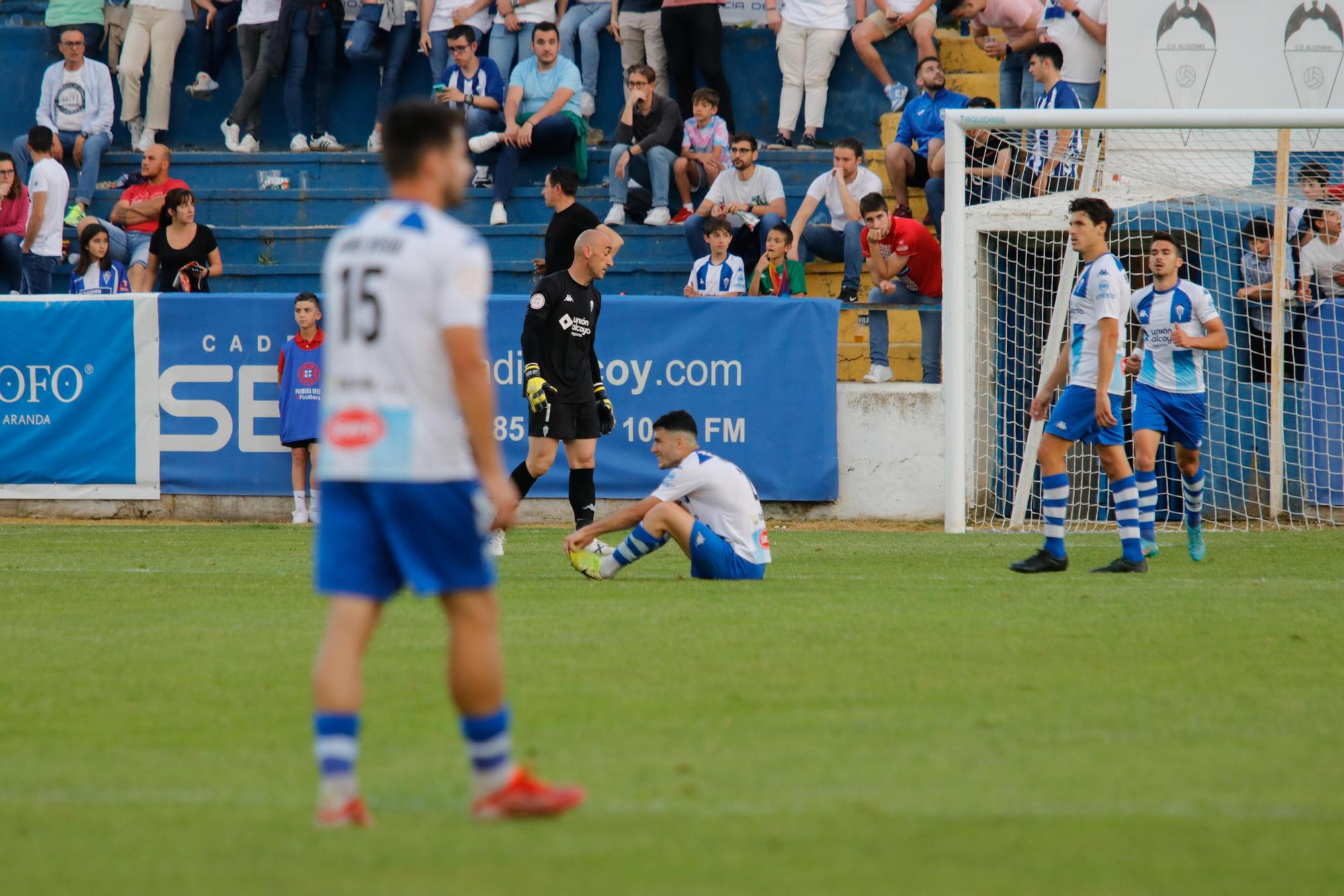 El Alcoyano salva un punto que puede saber a poco (2-2)