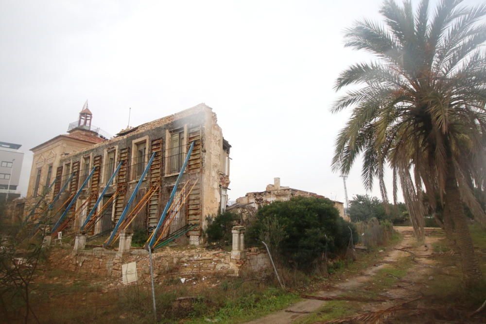 Casa y Torre de Los Balcones con imágenes captadas entre 2008 y 2017 y en el que se observa el deterioro del inmueble