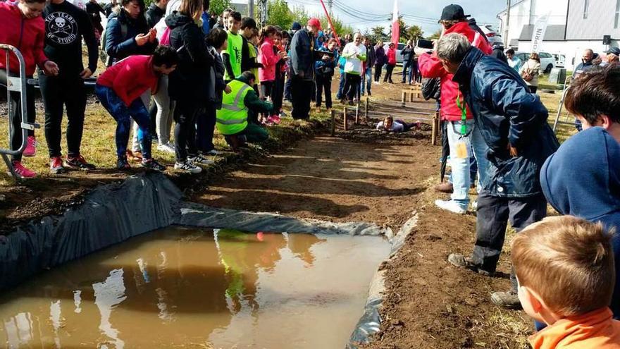 La primera carrera de obstáculos de El Franco registra 96 participantes