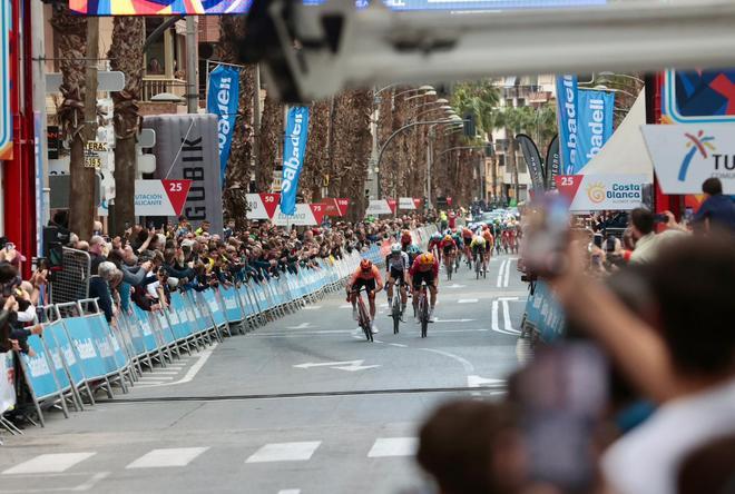 La Volta a la Comunitat Valenciana culmina en San Vicente del Raspeig tras salir de Orihuela