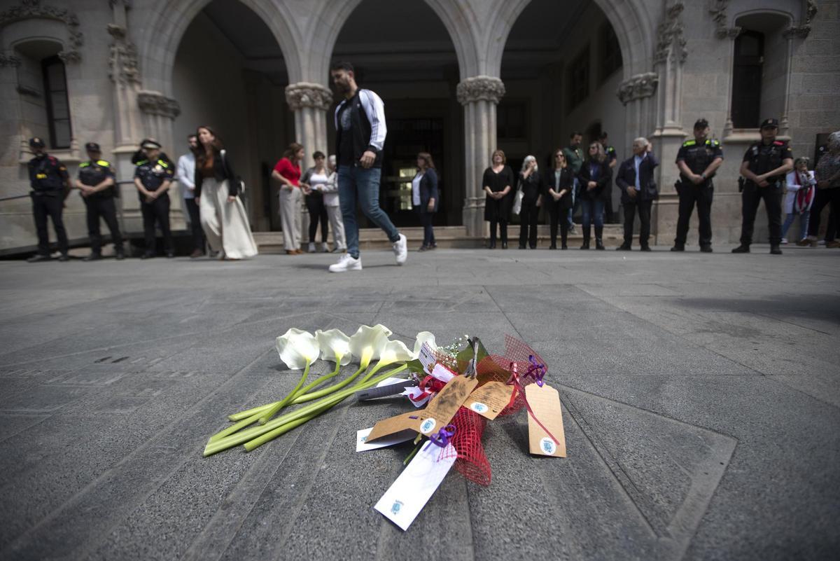 Minuto de silencio en Terrassa por las dos turistas catalanas asesinafas en Afganistán