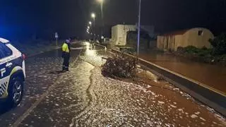 Los efectos de la alerta roja en Castellón: viales cortados y rescates en coches y ascensores
