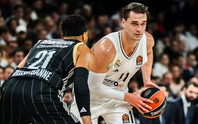 El Real Madrid cae con suspense... y con polémica