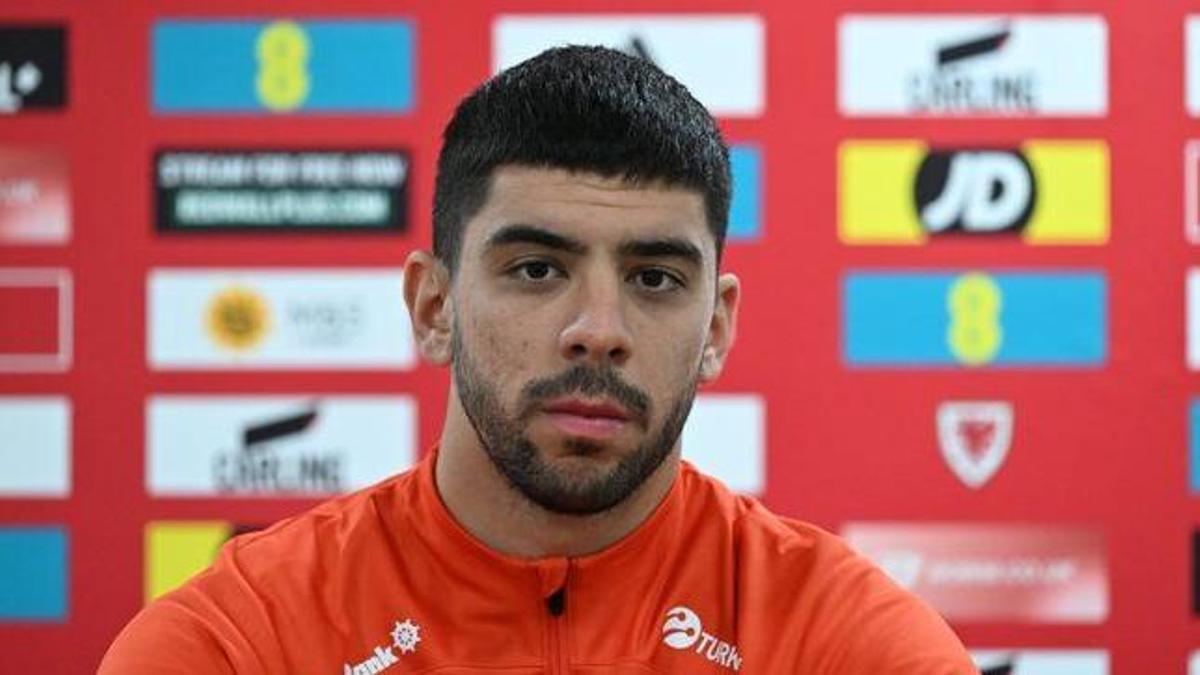 Cenk Özkacar, el siguiente en la operación salida del Valencia CF