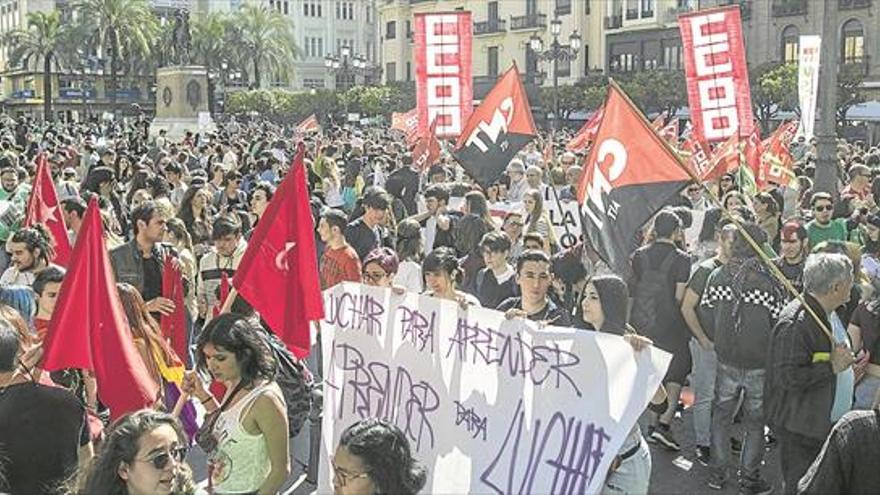 Masiva manifestación contra la Lomce y los recortes en educación