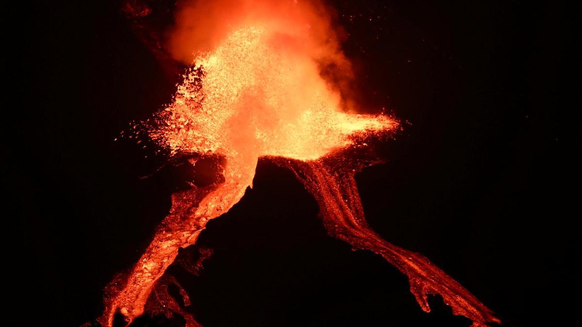 Las coladas reducen su velocidad tras un mes de erupción