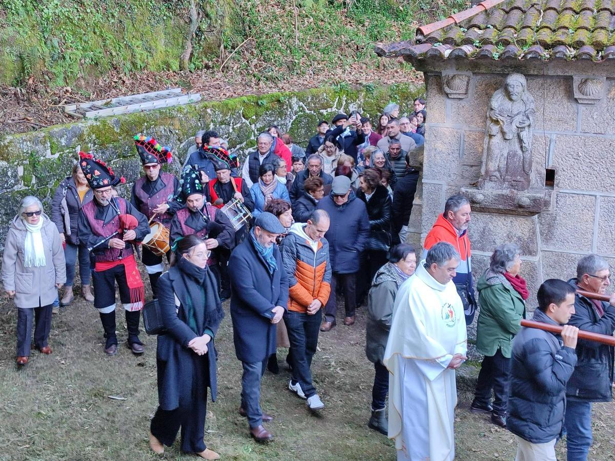 La Romaría de Santos Reis en Bueu, en la capilla diseñada por Urbano Lugrís