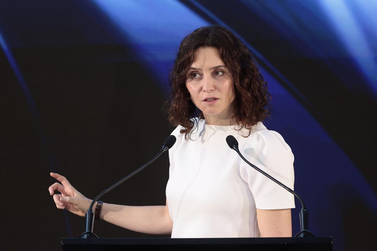 La presidenta de la Comunidad de Madrid, Isabel Díaz Ayuso, en la Universidad de la Libertad, en Ciudad de México.