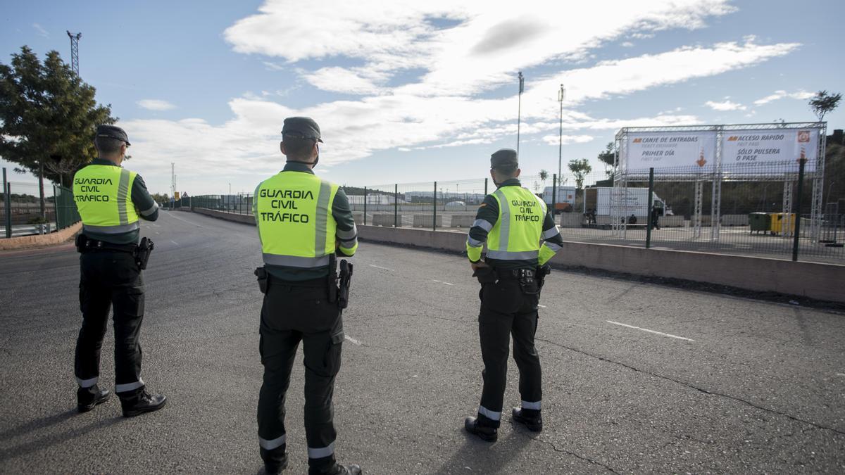 La Guardia Civil controla los accesos a los parkings del circuit