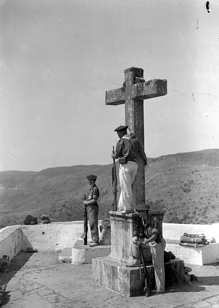 Las ermitas en plena Guerra Civil fotografiadas en 1936 por Serrano