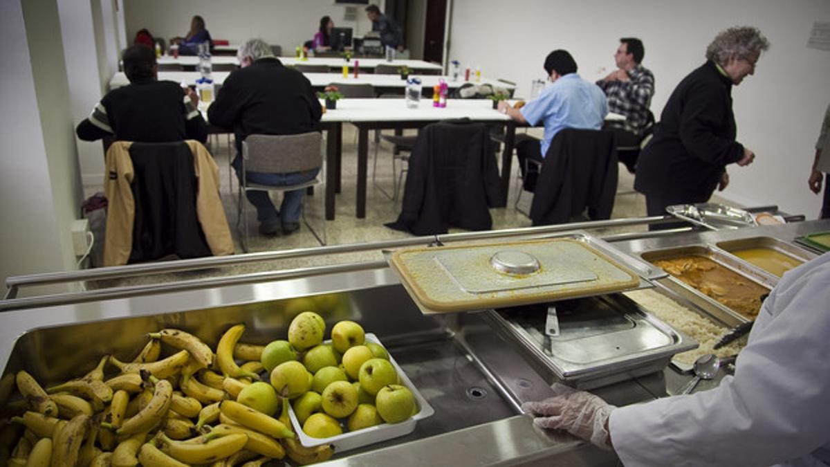 Comedor social en el barrio barcelonés del Eixample, el pasado febrero.