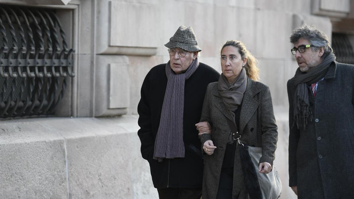 Jordi Montull y su hija Gemma llegando a la Audiencia de Barcelona