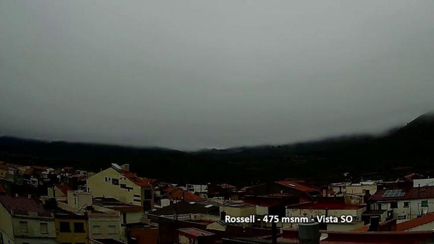 La lluvia cayendo sobre Rossell esta mañana.