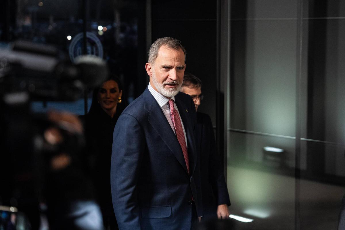 Felipe VI durante la inauguración de la segunda torre T-2 de Puig.