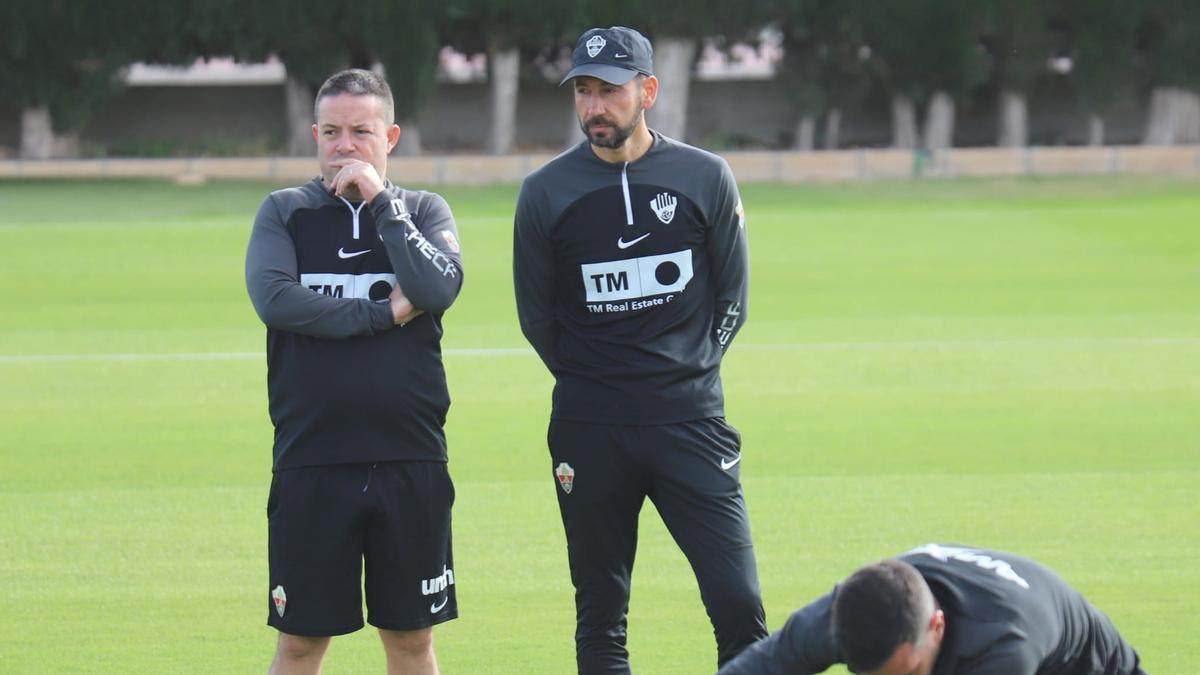 Machín, junto a Carlos Martínez, que va a ejercer de segundo entrenador y de analista