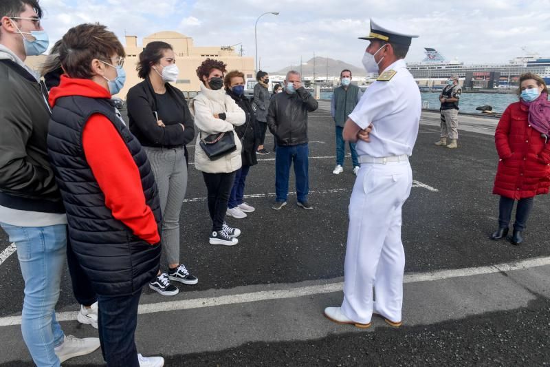 Salida del buque Meteoro de la Armada en misión de la OTAN