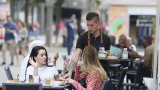 Sindicatos y patronal acuerdan una subida salarial del 10,1% en tres años en la hostelería de Córdoba