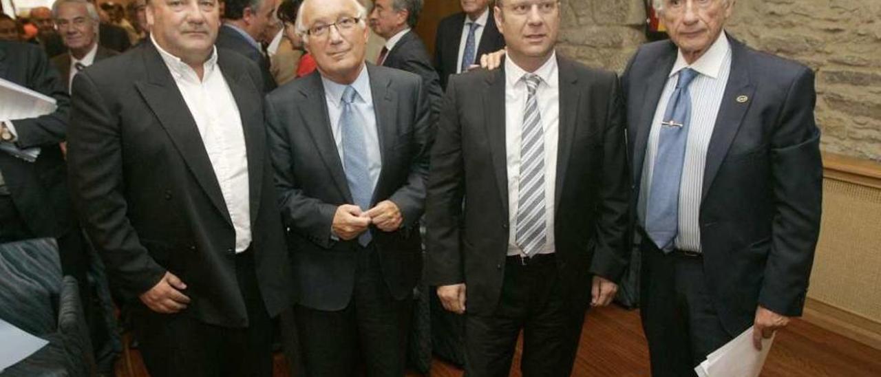 De izquierda a derecha, Jesús Quintá García, Antonio Fontenla, José Manuel Pérez Canal y José Manuel Fernández Alvariño, en las pasadas elecciones a la patronal gallega (CEG), en agosto de 2013. // X. Álvarez