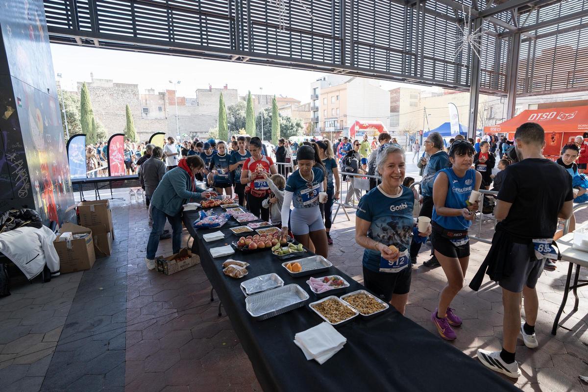 Avituallment final a la plaça Catalunya.
