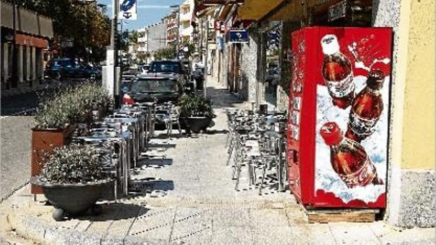 L&#039;ordenança regula l&#039;ocupació de la via pública, com les terrasses i màquines expenedores.