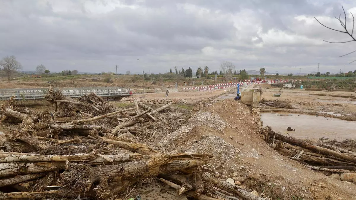 Riba-roja se prepara para la nueva dana: "La tierra ya no traga más y el Túria se desborda"