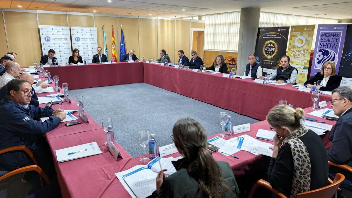 Reunión del comité organizador del certamen.