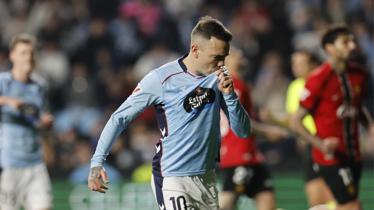 Iago Aspas celebra su gol de penalti en el minuto 85.