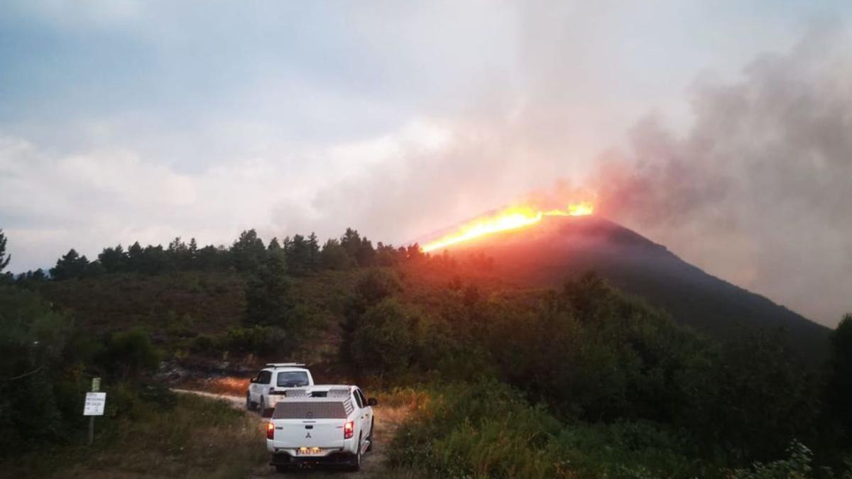 El incendio de Pradías, en Ibias, ya controlado. | ATBrif