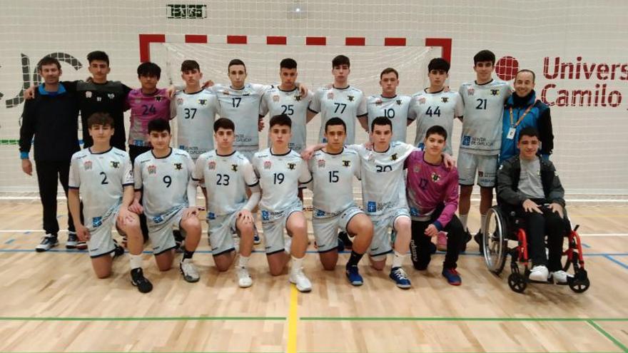 El equipo juvenil del Luceros, ayer en Madrid.
