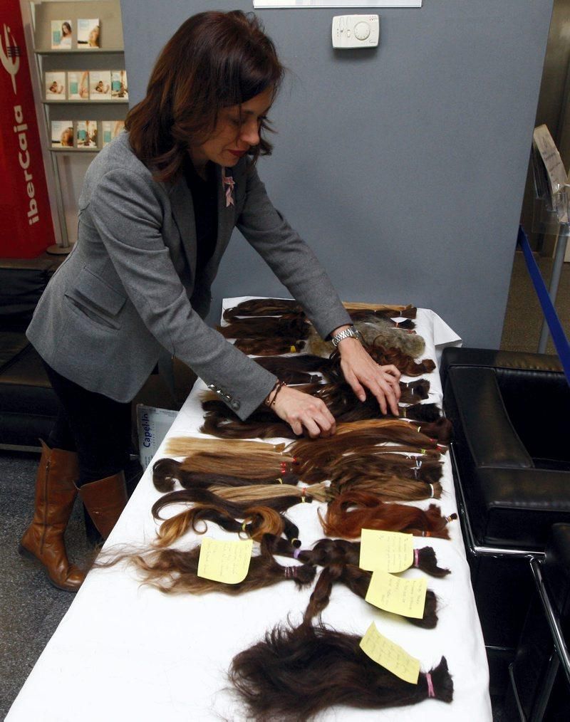 Más de 70 mujeres se cortan el pelo en la Quirón para sumarse a la lucha contra el cáncer