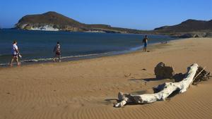 La playa virgen de Los Genoveses, en el parque natural del Cabo de Gata. 