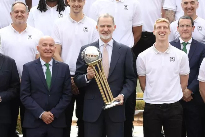 El Rey recibe al Unicaja como campeón de la Copa