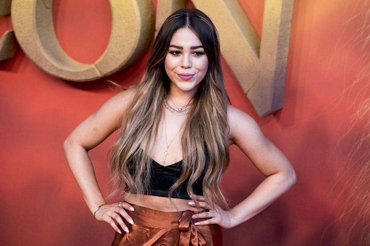 El look de Danna Paola en el preestreno en Madrid de 'El Rey León'