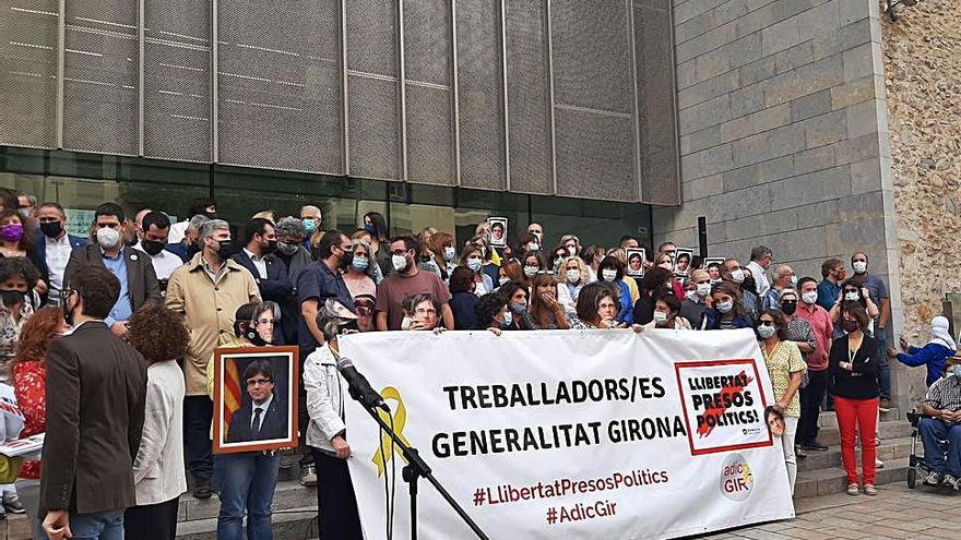 Girona viu una jornada de mobilitzacions pendent de Puigdemont | LAURA FANALS